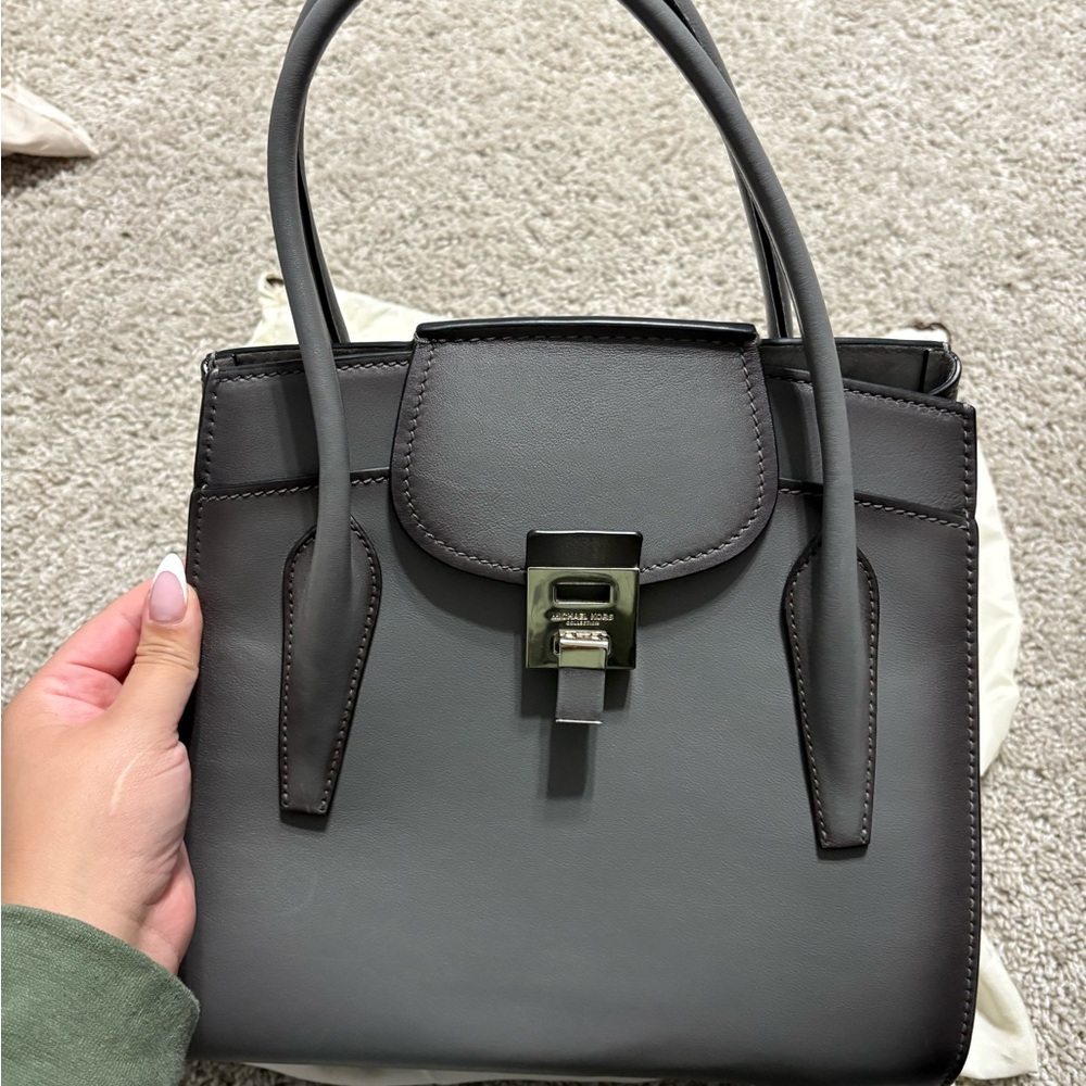 Michael Kors Handbag - Picture 2 of 6